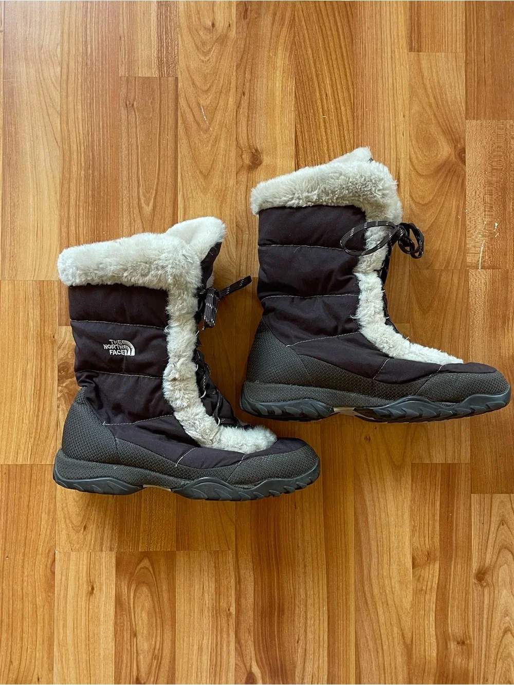The North Face Women's Nuptse Fur winter boots brown quilted goose down size 8